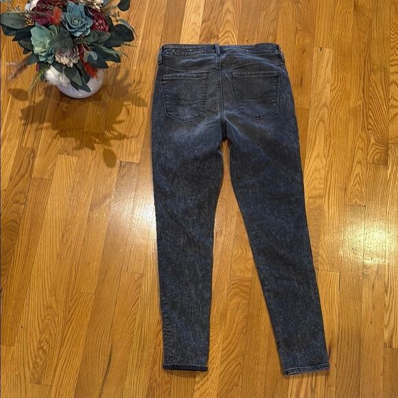 American Eagle Soft Knit Stylish Dark Wash Jeans - 6 - Great Condition - Picture 1 of 7